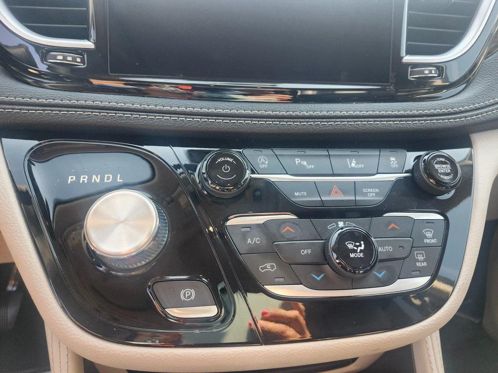 used 2023 Chrysler Pacifica car, priced at $27,790