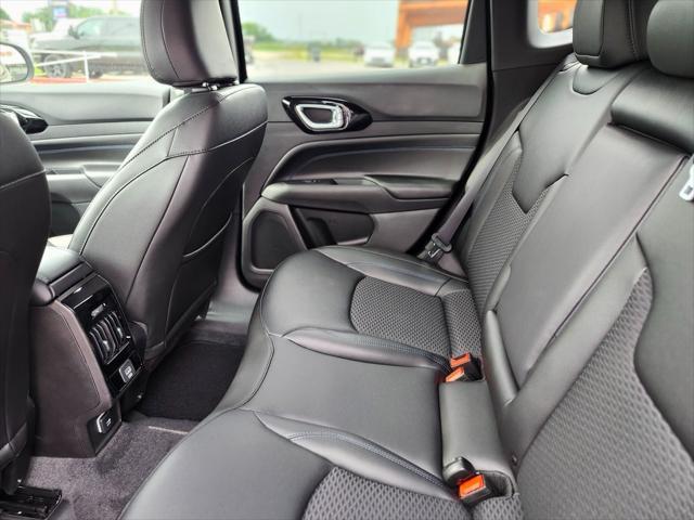 new 2025 Jeep Compass car, priced at $28,995