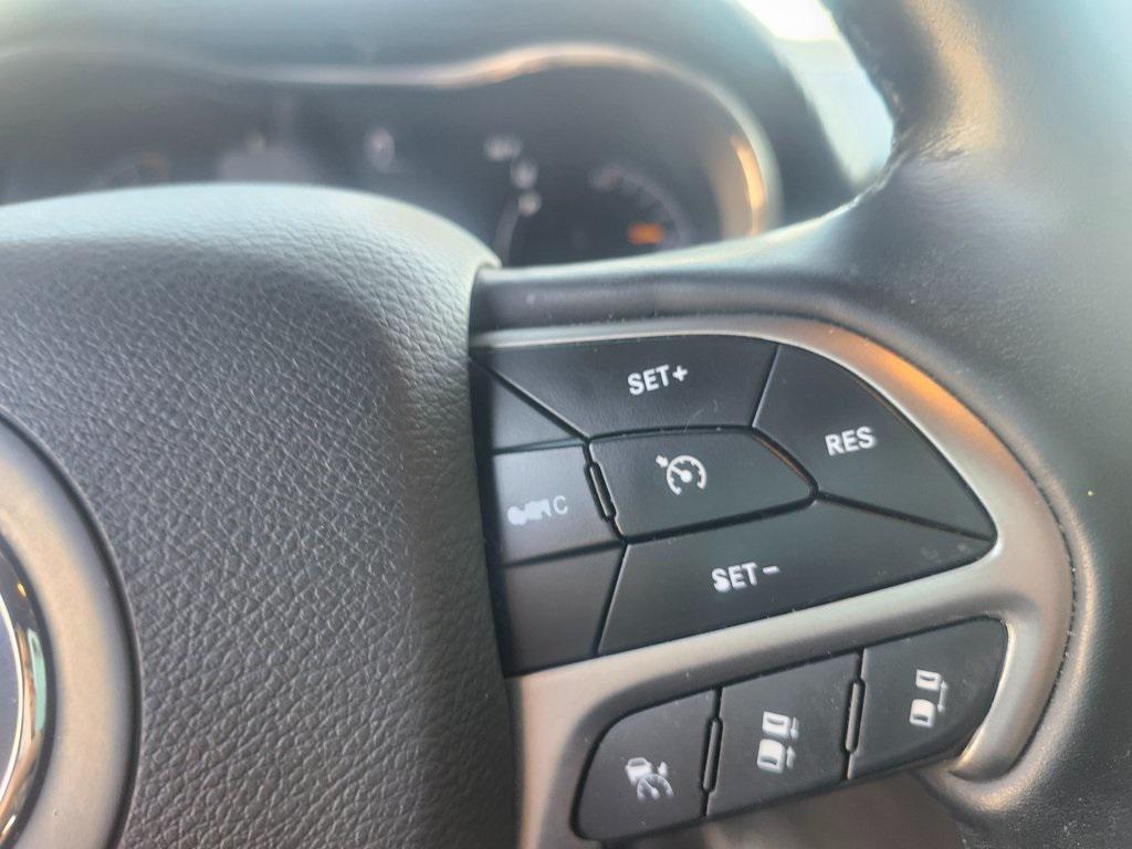 used 2024 Jeep Grand Cherokee car, priced at $35,120