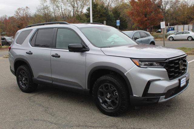 new 2025 Honda Pilot car, priced at $48,403