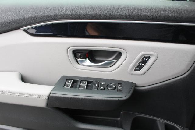 used 2025 Honda Pilot car, priced at $44,600