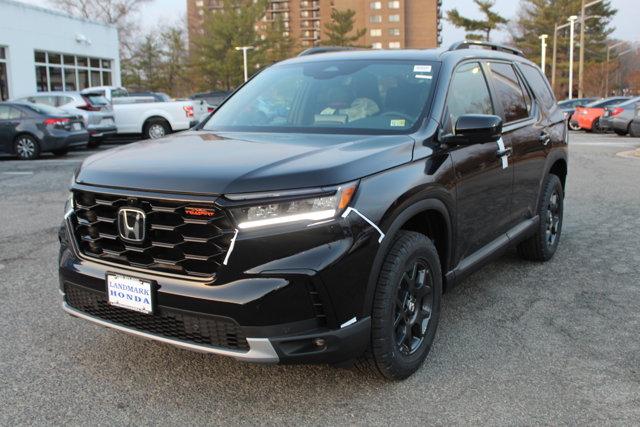 new 2025 Honda Pilot car, priced at $47,733