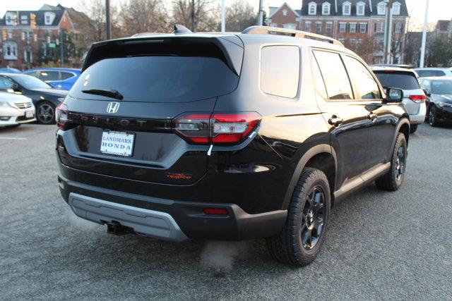 new 2025 Honda Pilot car, priced at $47,733