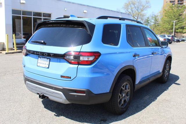 new 2025 Honda Pilot car, priced at $51,305