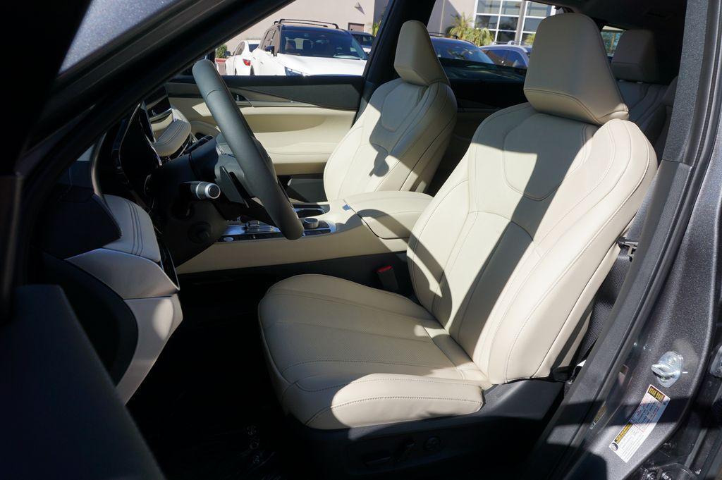used 2025 INFINITI QX60 car, priced at $45,994