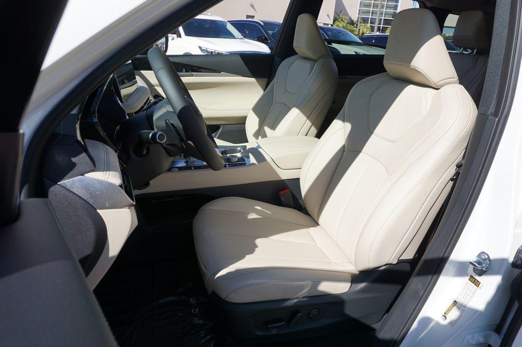 used 2025 INFINITI QX60 car, priced at $40,494