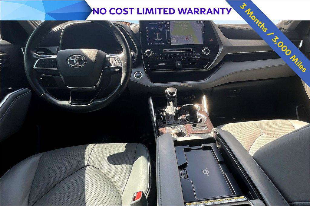 used 2021 Toyota Highlander car, priced at $30,995
