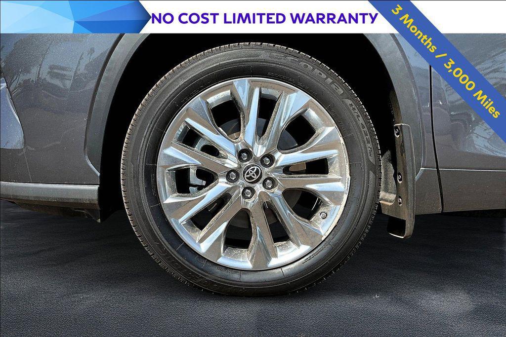 used 2021 Toyota Highlander car, priced at $30,995