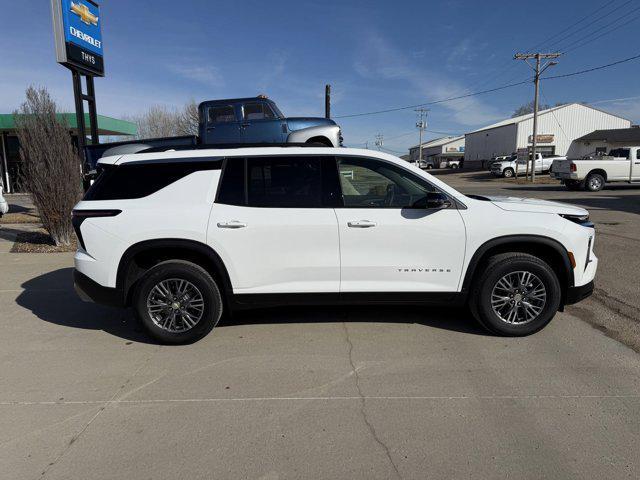 new 2025 Chevrolet Traverse car, priced at $42,095