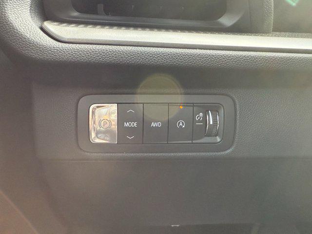 new 2026 Chevrolet Traverse car, priced at $52,355