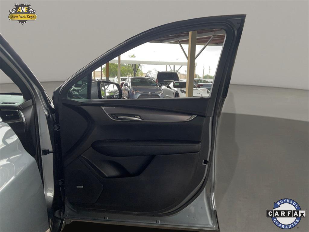 used 2021 Cadillac XT5 car, priced at $24,500