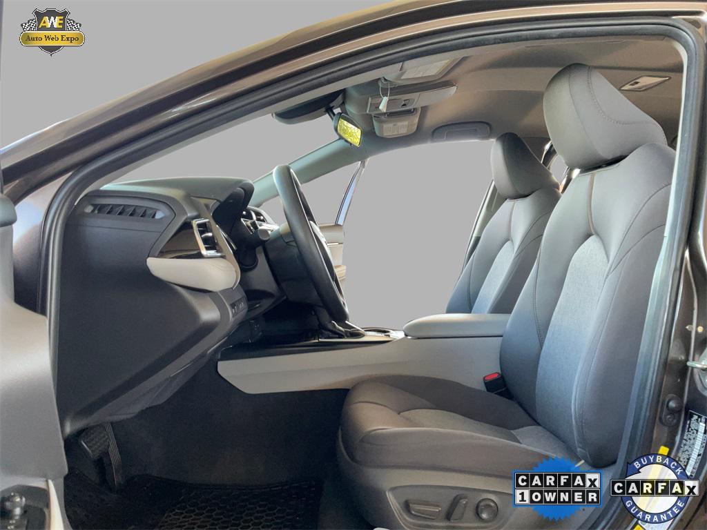 used 2018 Toyota Camry Hybrid car, priced at $19,999