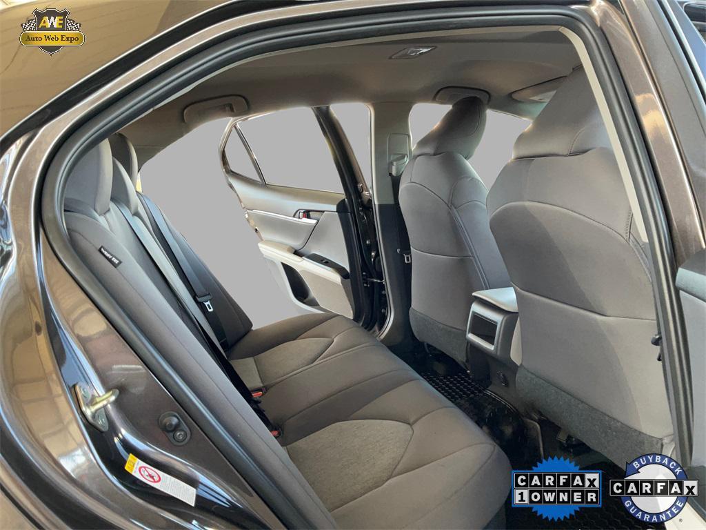 used 2018 Toyota Camry Hybrid car, priced at $19,999