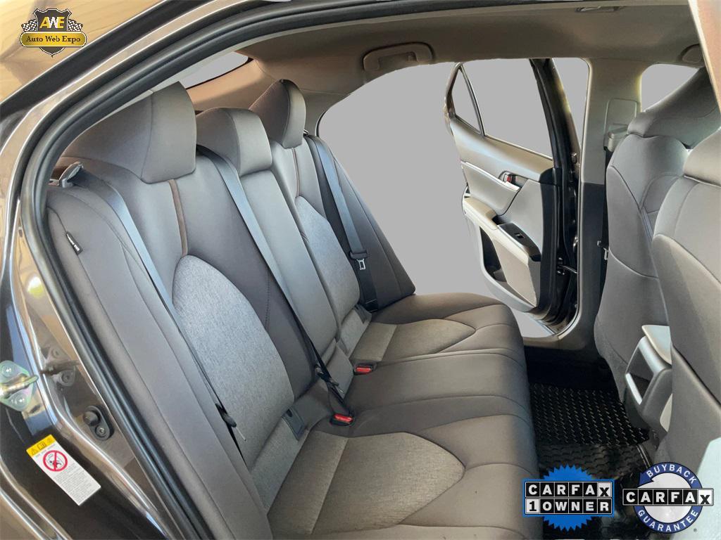 used 2018 Toyota Camry Hybrid car, priced at $19,999