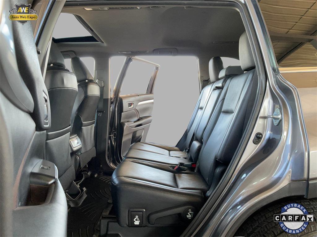 used 2015 Toyota Highlander car, priced at $15,988