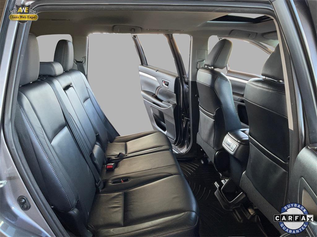 used 2015 Toyota Highlander car, priced at $15,988