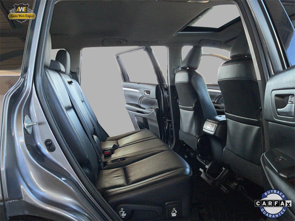 used 2015 Toyota Highlander car, priced at $15,988