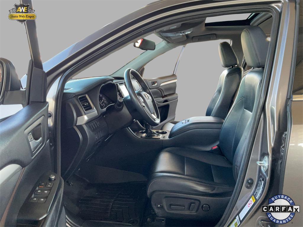 used 2015 Toyota Highlander car, priced at $15,988