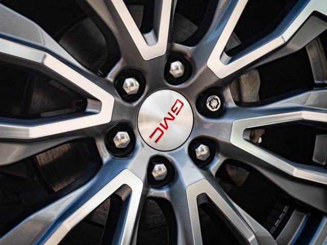 used 2021 GMC Yukon car, priced at $39,998