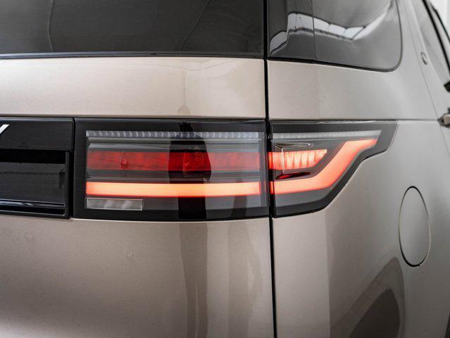 used 2024 Land Rover Discovery car, priced at $69,998