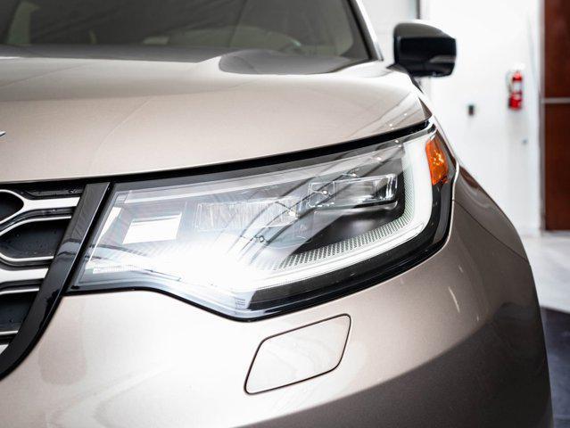 used 2024 Land Rover Discovery car, priced at $69,998