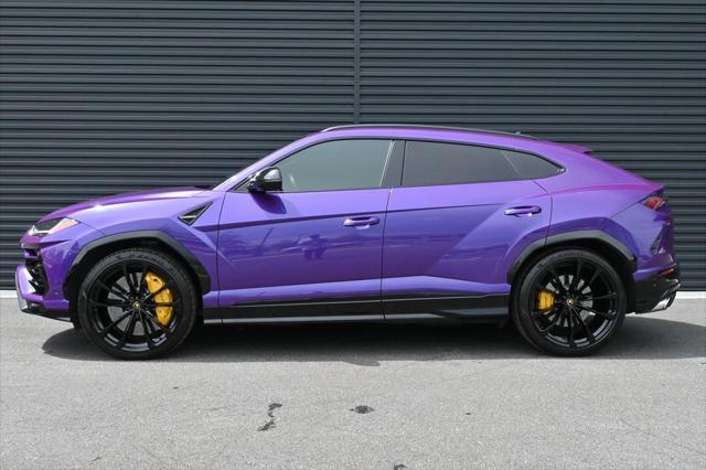 used 2022 Lamborghini Urus car, priced at $197,906