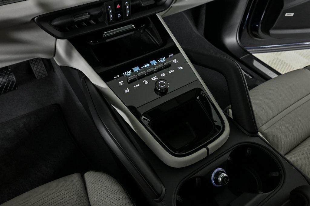 new 2025 Porsche Cayenne car, priced at $115,695