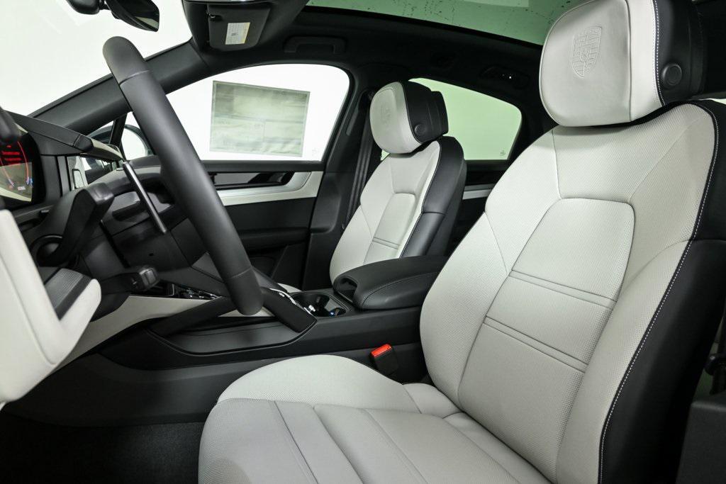 new 2025 Porsche Cayenne car, priced at $115,695