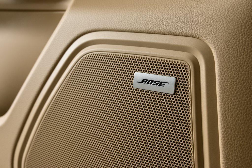 new 2025 Porsche Macan car, priced at $80,015