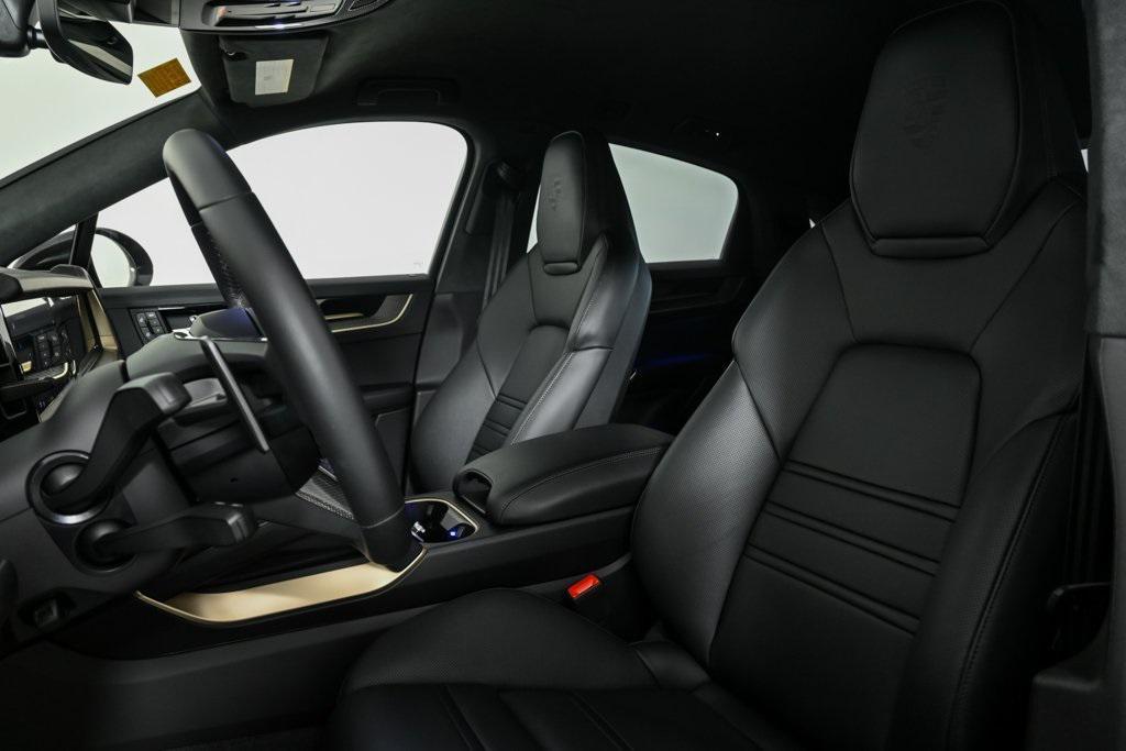 used 2025 Porsche Cayenne car, priced at $200,000