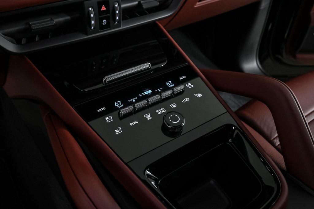 new 2025 Porsche Cayenne car, priced at $139,705