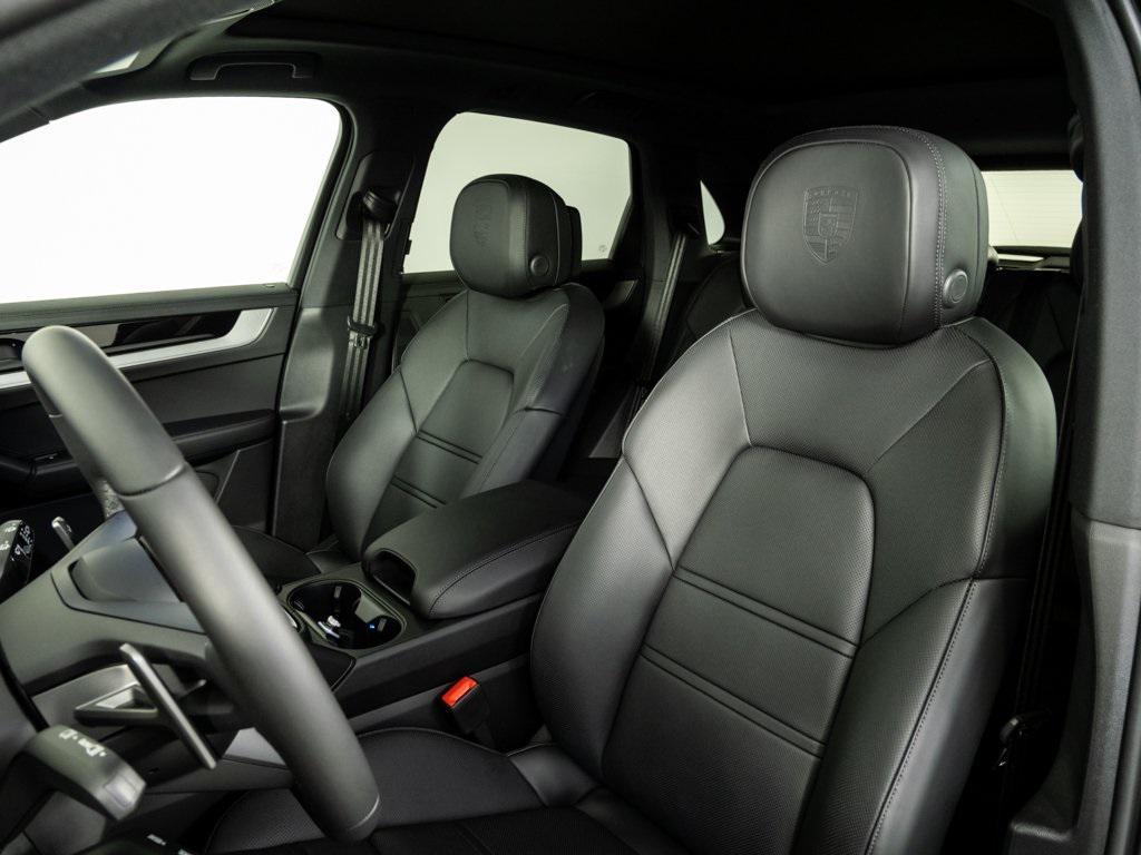 new 2025 Porsche Cayenne car, priced at $107,635