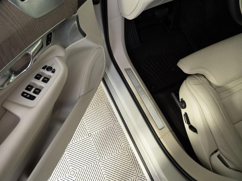 used 2021 Volvo XC90 car, priced at $29,771
