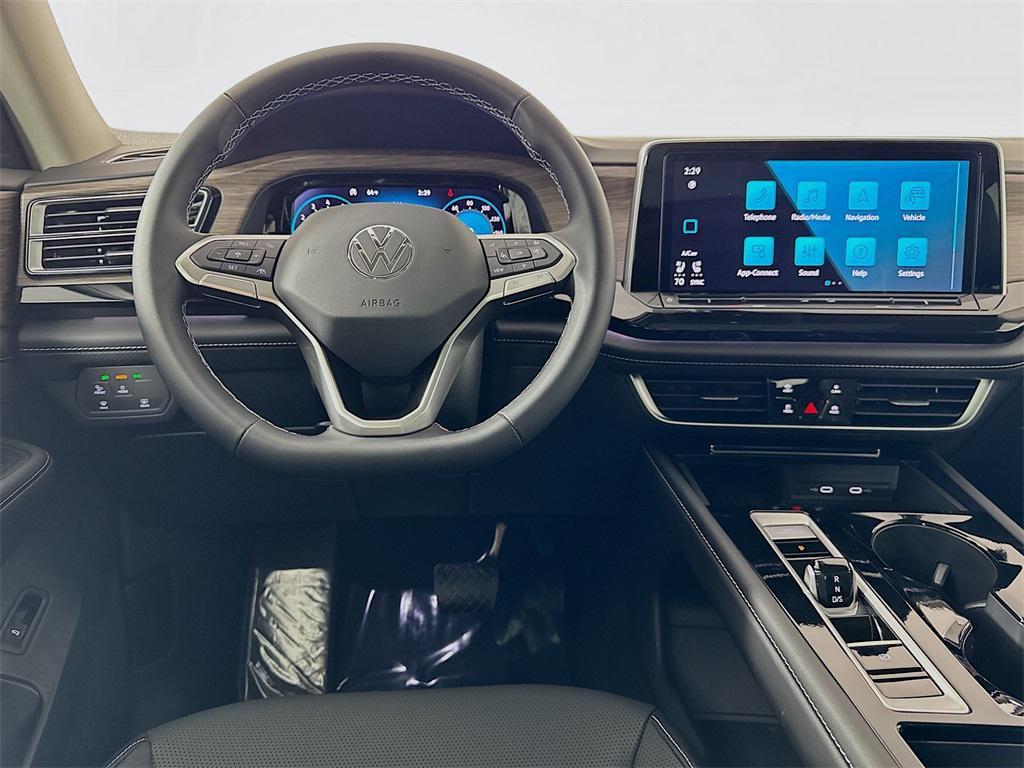 new 2025 Volkswagen Atlas car, priced at $48,328