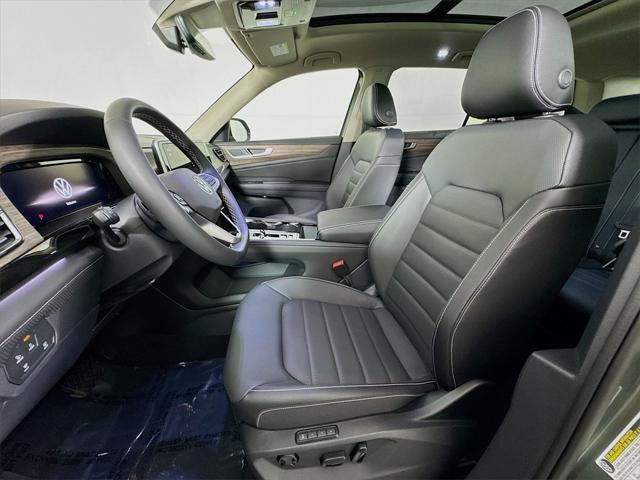 new 2025 Volkswagen Atlas car, priced at $49,072