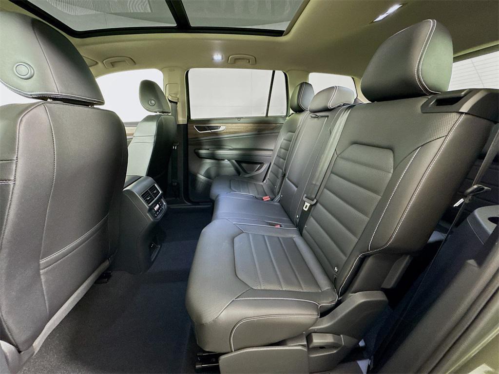 new 2025 Volkswagen Atlas car, priced at $49,072