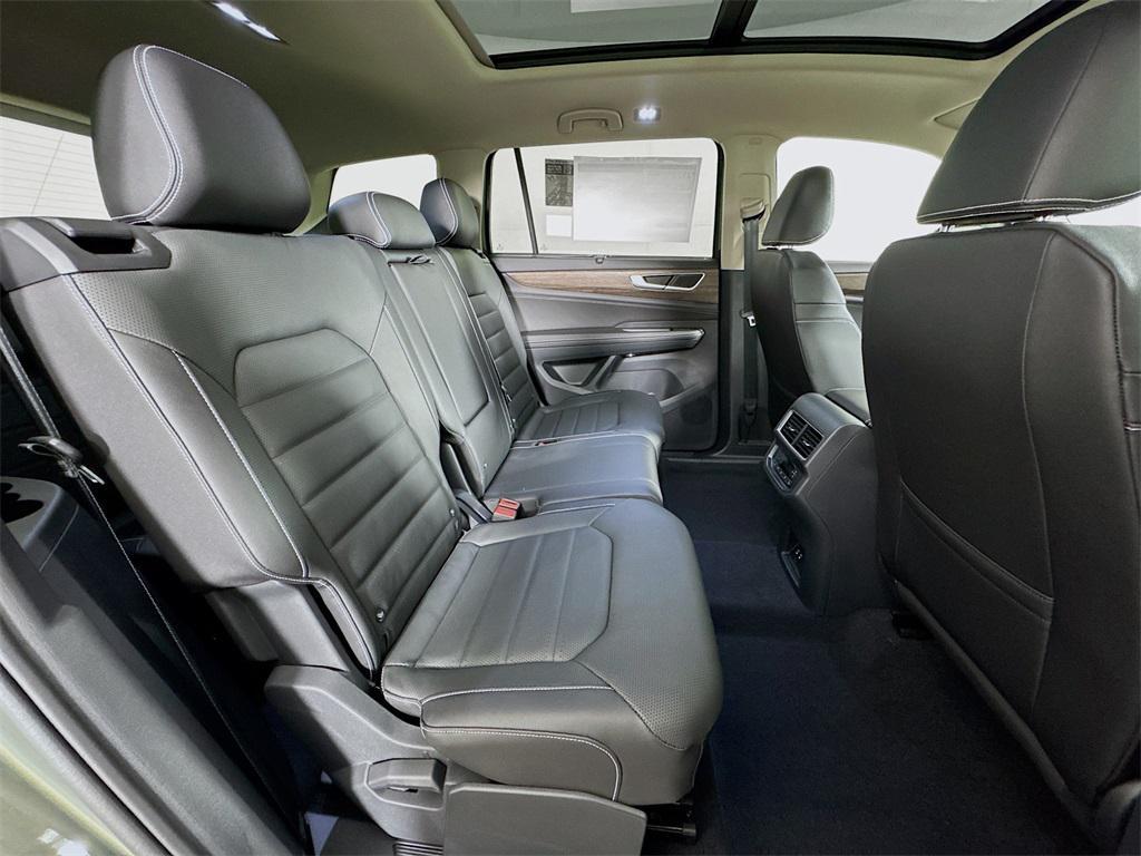 new 2025 Volkswagen Atlas car, priced at $49,072