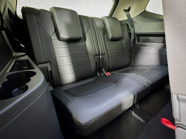 new 2025 Volkswagen Atlas car, priced at $49,072