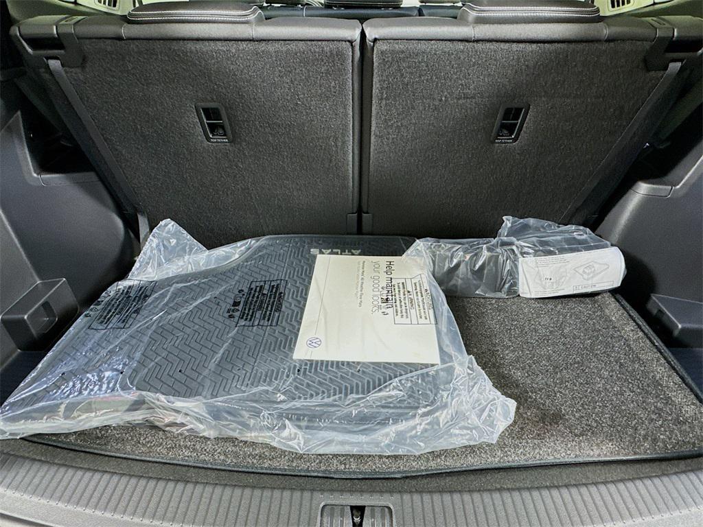 new 2025 Volkswagen Atlas car, priced at $49,072