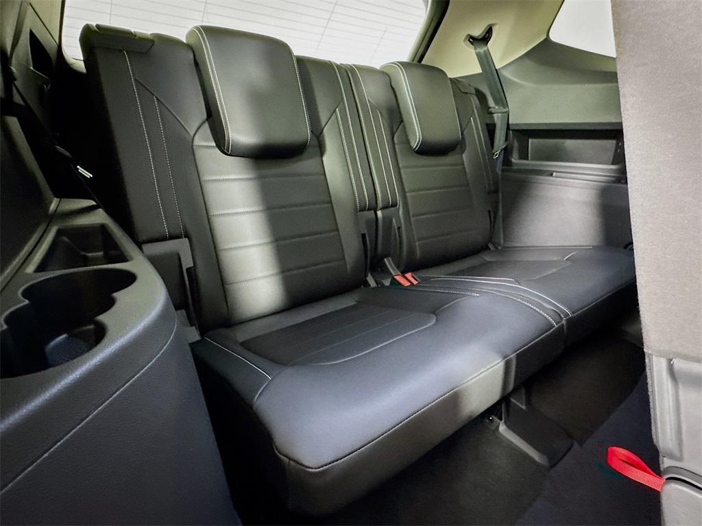 new 2025 Volkswagen Atlas car, priced at $49,072
