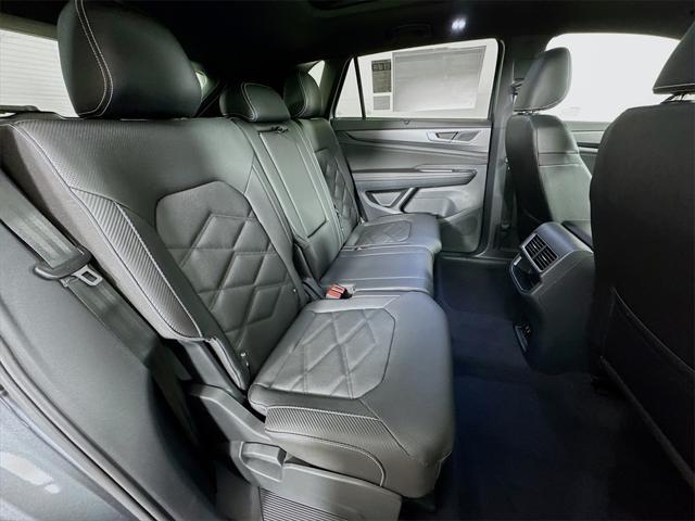 new 2025 Volkswagen Atlas Cross Sport car, priced at $45,603