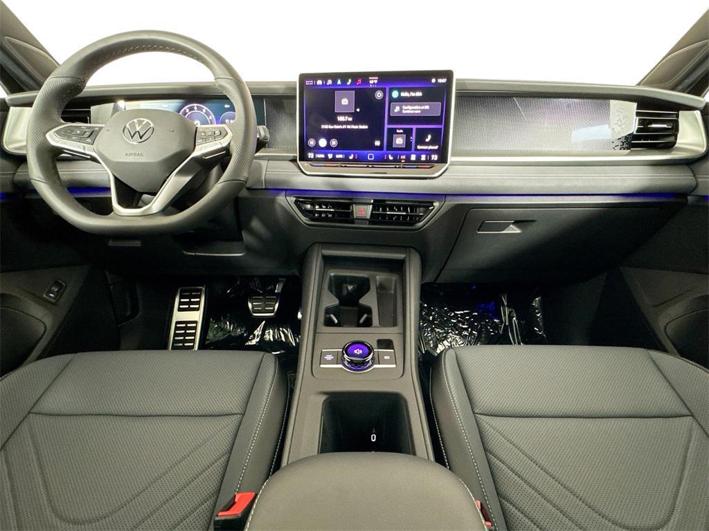 new 2025 Volkswagen Tiguan car, priced at $38,798