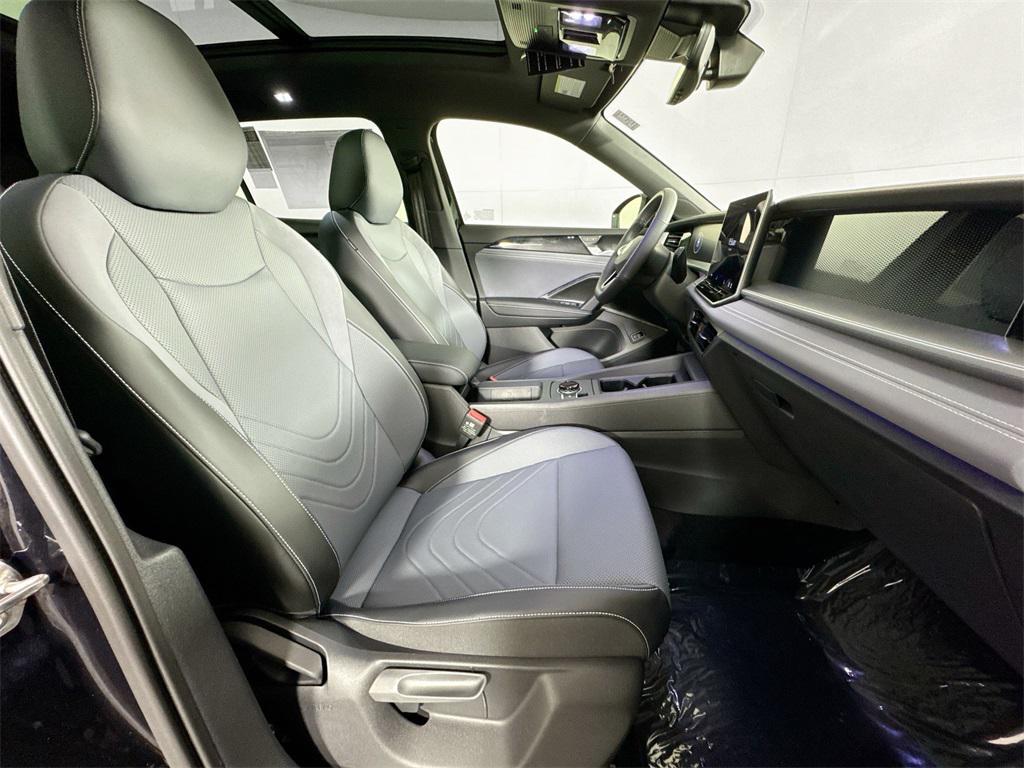 new 2025 Volkswagen Tiguan car, priced at $38,798