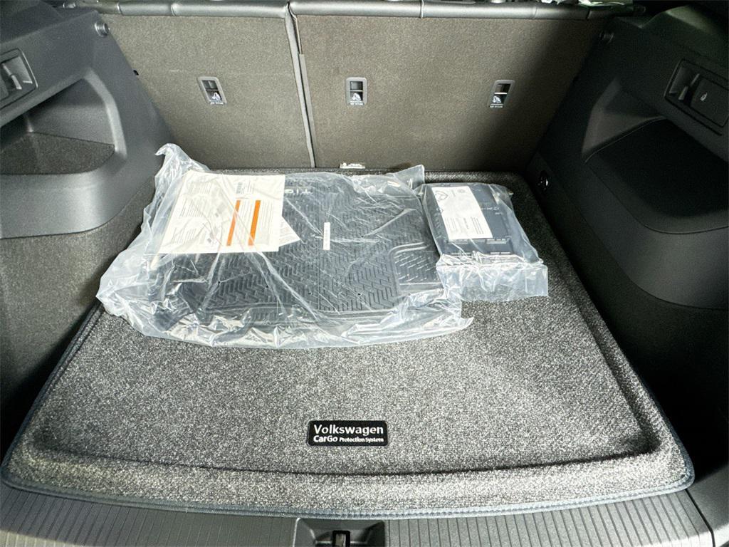 new 2025 Volkswagen Tiguan car, priced at $38,798