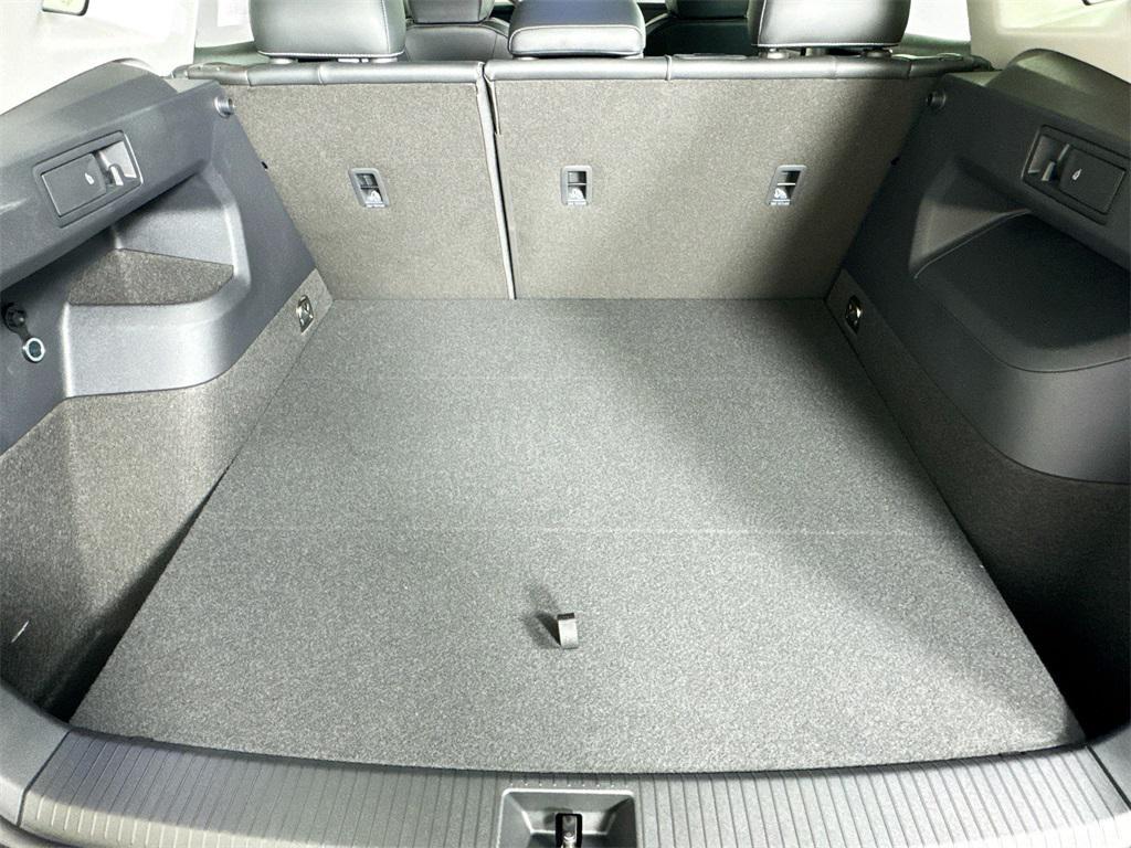 new 2025 Volkswagen Tiguan car, priced at $35,494