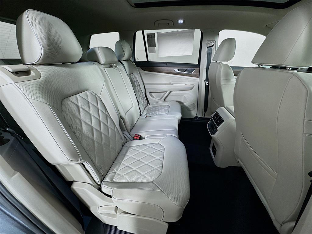 new 2025 Volkswagen Atlas car, priced at $53,411