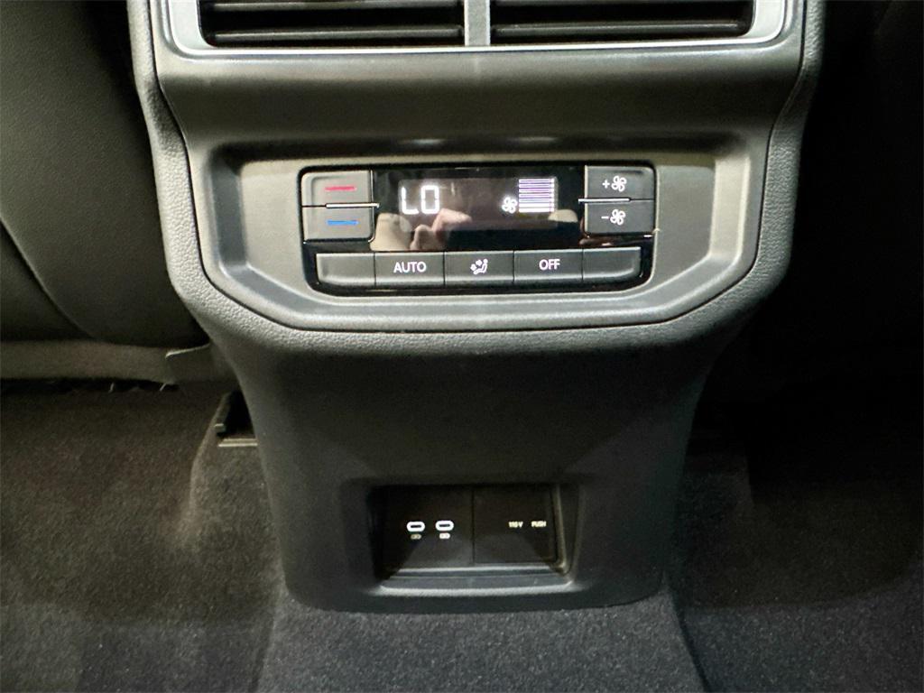 used 2024 Volkswagen Atlas car, priced at $32,892