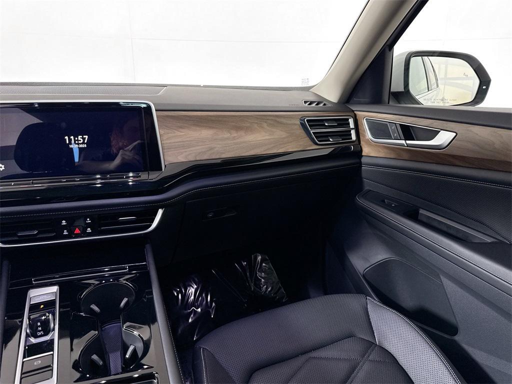 used 2024 Volkswagen Atlas car, priced at $32,892