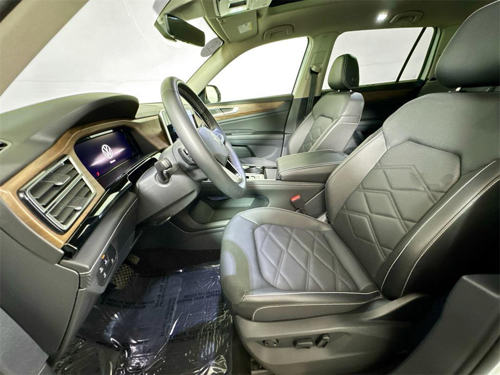 used 2024 Volkswagen Atlas car, priced at $32,892