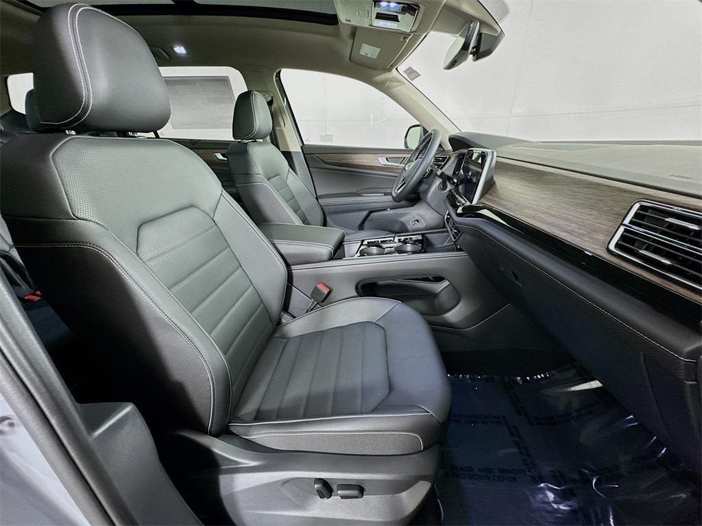 new 2025 Volkswagen Atlas car, priced at $49,509